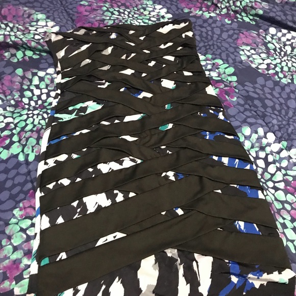 Dress - Picture 6 of 7